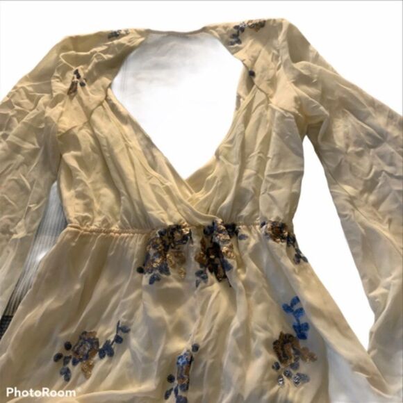 Tobi Floral Romper size S - Picture 5 of 6